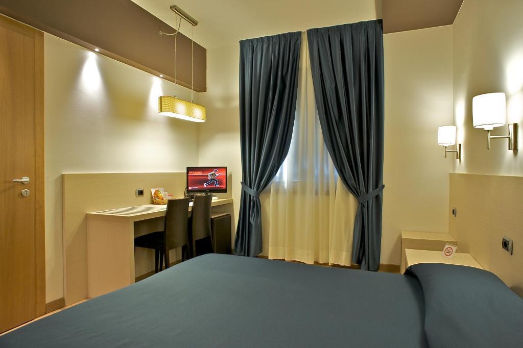 Sam Hotel Монфальконе Номер фото
