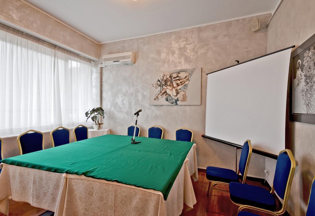 Sam Hotel Монфальконе Экстерьер фото